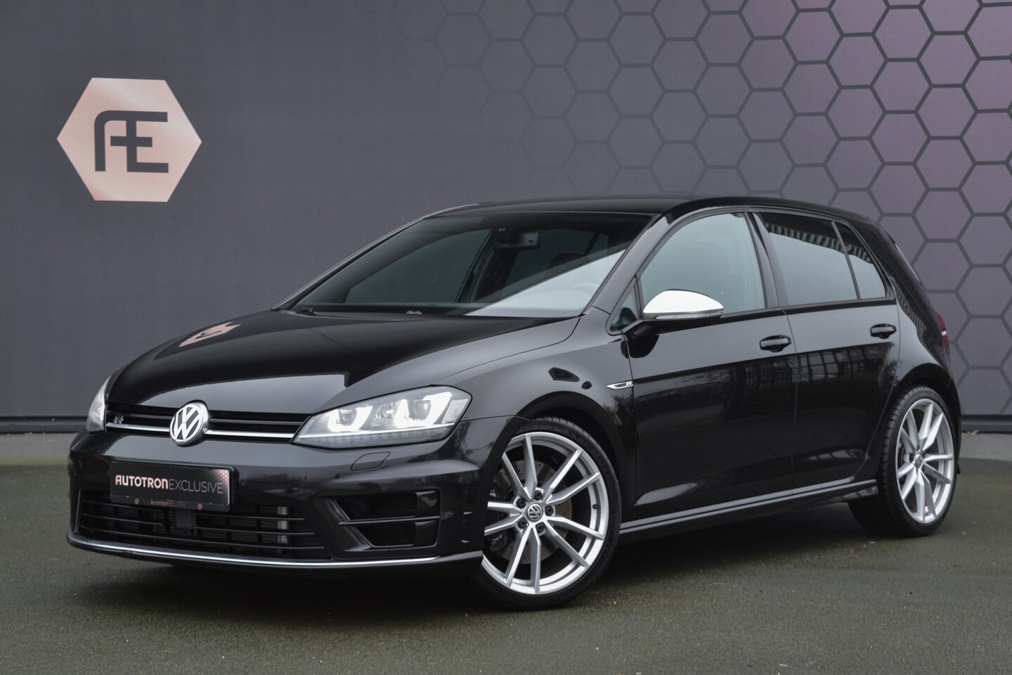 Volkswagen Golf - 2.0 TSI R 4Motion ORIGINEEL NEDERLANDS | ADAPTIVE CRUISE | STOELVERWARMING | ACHTERUITCAME - AutoWereld.nl