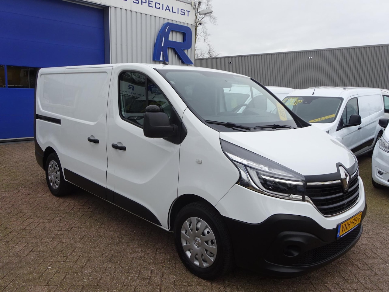 Renault Trafic - 2.0 dCi 120 T29 L1H1 Comfort AIRCO CRUISE 2 x SCHUIFDEUR - AutoWereld.nl