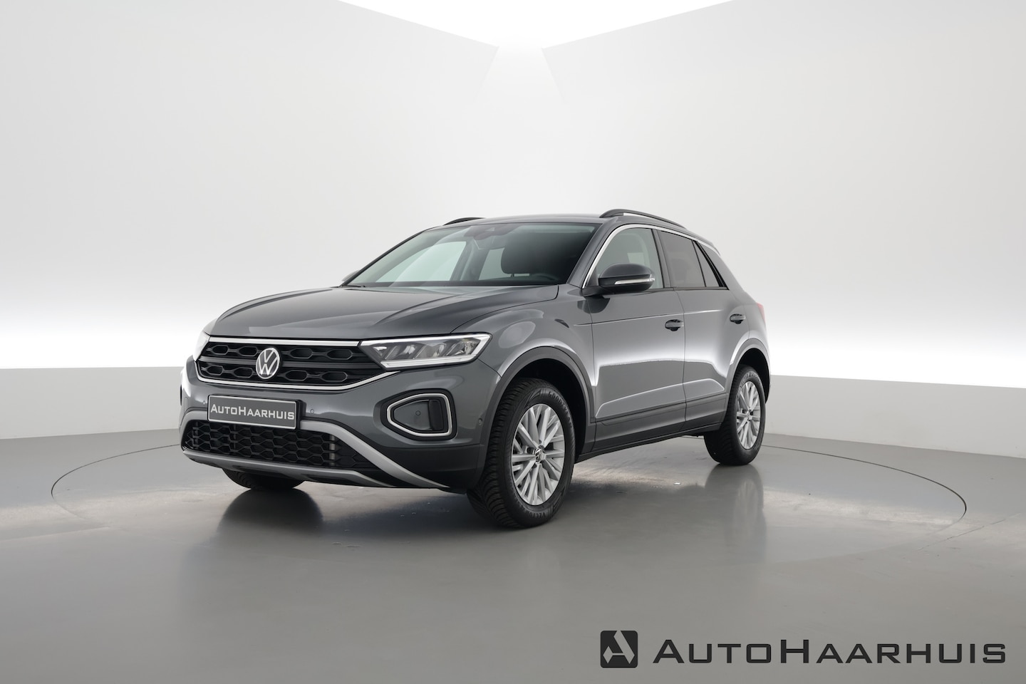 Volkswagen T-Roc - 1.5 TSI DSG 150pk | Navi | Adapt. Cruise | LED | All Seasons | Stoelverw. | Apple CarPlay - AutoWereld.nl