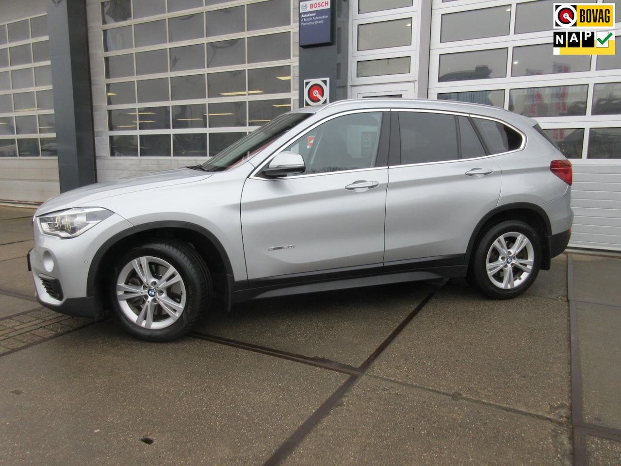 BMW X1 - SDrive20i Corporate Lease Executive / Camera / Navi / D-Glas - AutoWereld.nl