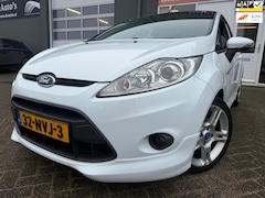 Ford Fiesta - 1.6 Sport 3de Eigenaar met airco en radio geeft geen geluid