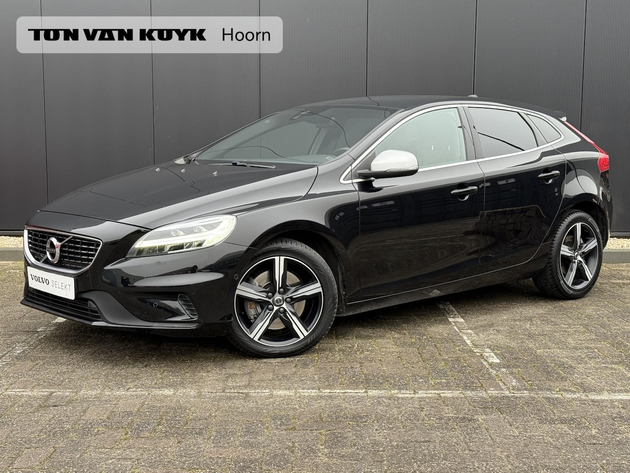 Volvo V40 - 1.5 T3 Polar+ Sport , Automaat , Cruise , Park Assist , Camera , Panoramadak , Harman/Kard - AutoWereld.nl