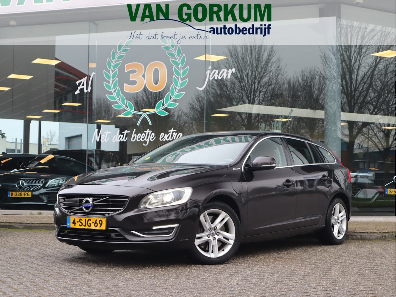 Volvo V60 - 2.4 D6 AWD Plug-In Hybrid Summum Adaptive Cruise - AutoWereld.nl