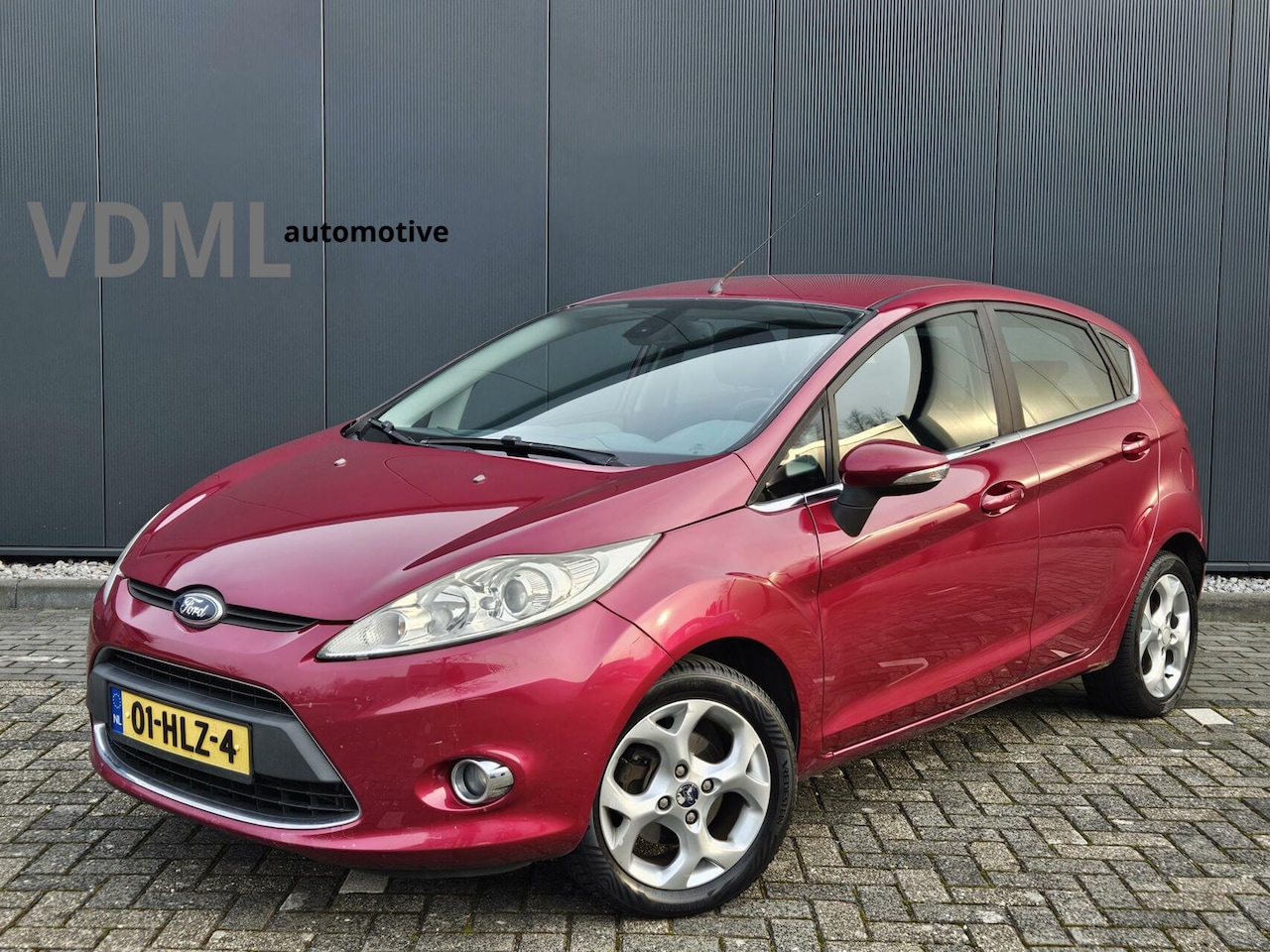 Ford Fiesta - 1.4 Titanium | Climate | Cruise Control | Verwarmbaar Voorruit - AutoWereld.nl