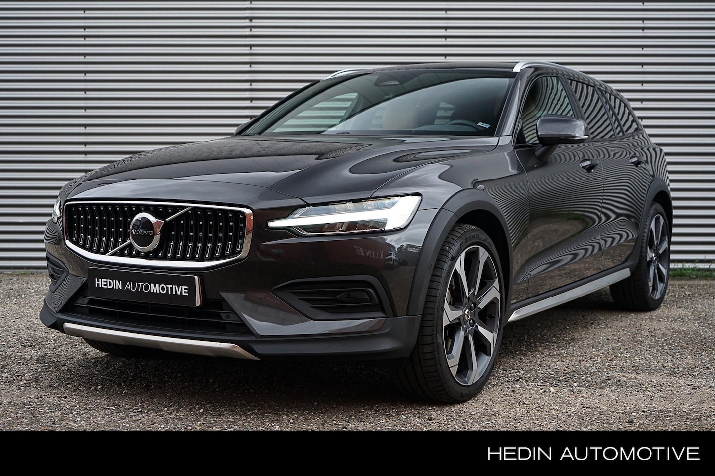 Volvo V60 Cross Country - | B5 | AWD | Plus | Parkeerverwarming | Nappa leder met ventilatie | 20″ 7-V-spaaks | Driv - AutoWereld.nl