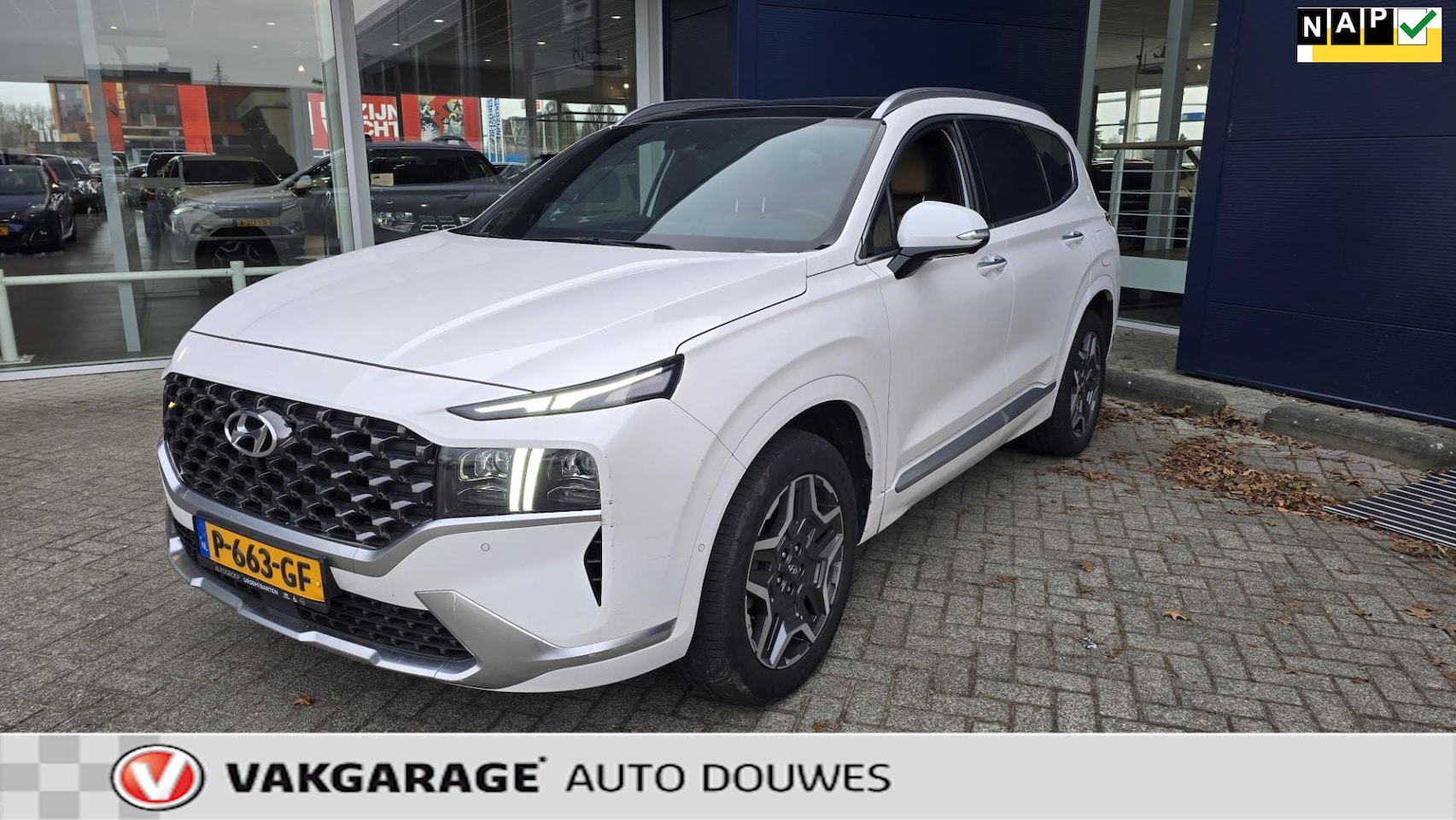 Hyundai Santa Fe - 1.6 T-GDI PHEV Premium Plus Sky 7p.|NAP |1e eigenaar | Bomvol |7 Persoons |Leder |Pano - AutoWereld.nl