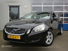 Volvo V60 - 1.6 T4 AUTOMAAT/NAVIGATIE/TREKHAAK/PDC