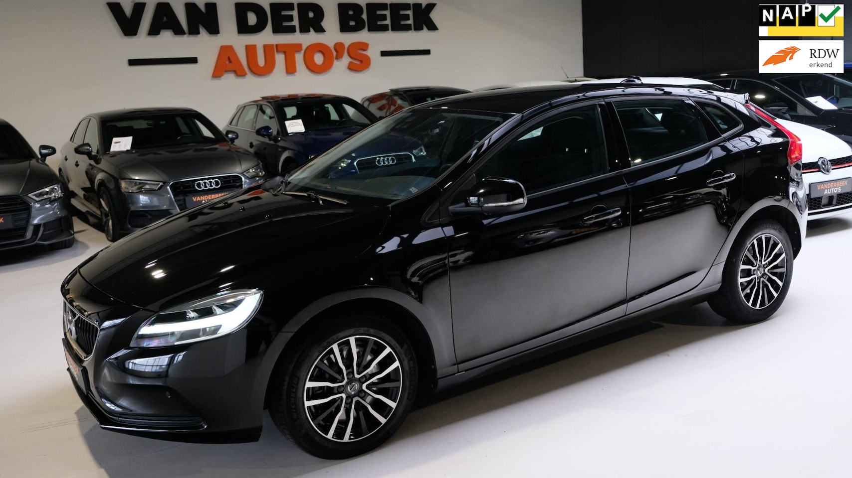 Volvo V40 - 2.0 T4 Inscription 190PK Adap Cruise|Camera|Navi - AutoWereld.nl