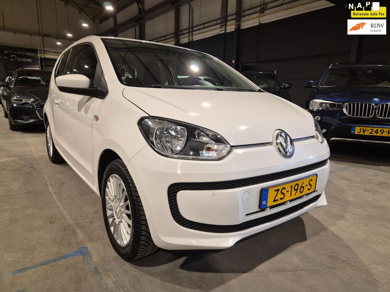 Volkswagen Up! - 1.0 high up! - 3 drs - Leder - Elektrische ramen - Nieuwe APK - AutoWereld.nl