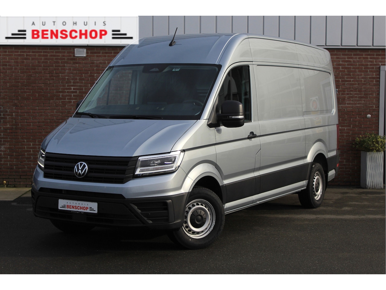 Volkswagen Crafter - 35 2.0 TDI 140PK DSG L3H3 |LED|ERGOCOMFORT|MULTI.STUUR|ACHTERCAMERA| - AutoWereld.nl