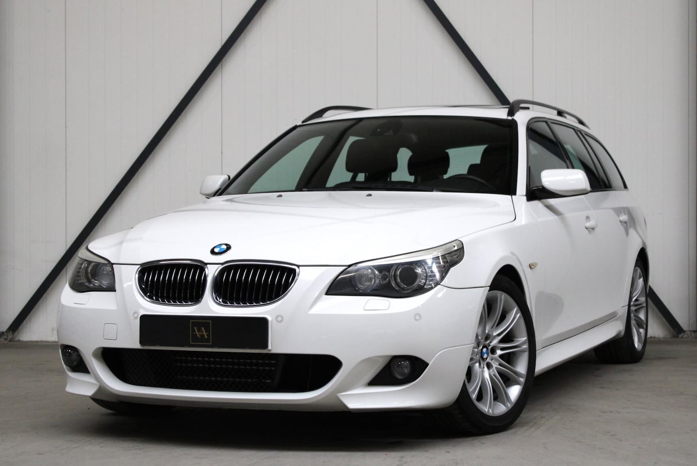 BMW 5-serie Touring - 523i M-Sportpakket l Panodak l Youngtimer - AutoWereld.nl