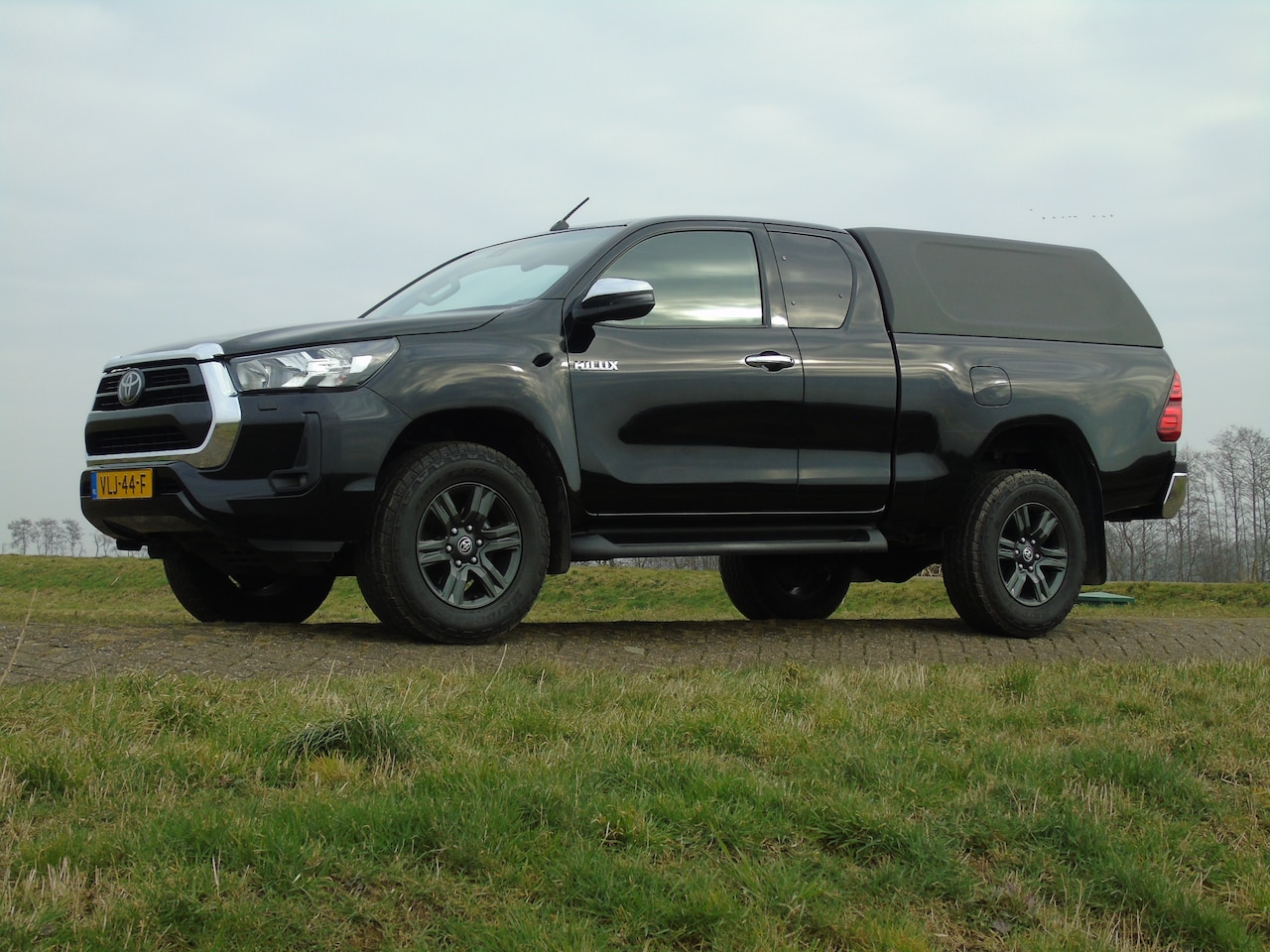 Toyota HiLux - 2.4 D-4D Xtra Cab Professional - AutoWereld.nl