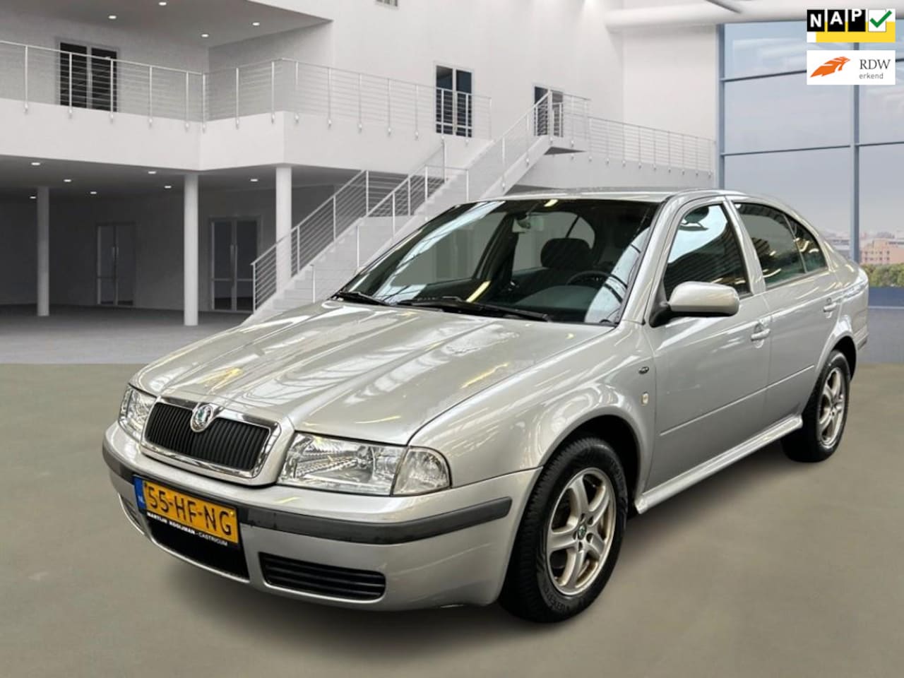 Skoda Octavia - 2.0 Elegance/AUTOMAAT/APK TOT 28-06-2025 - AutoWereld.nl