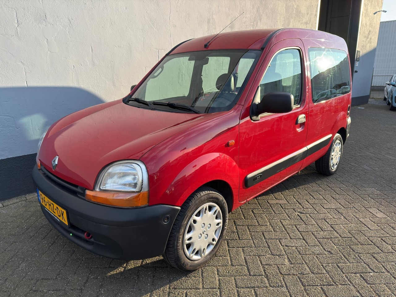 Renault Kangoo - 1.4 Authentique - Invalide Auto - AutoWereld.nl