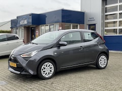 Toyota Aygo - 1.0 VVT-i x-play | achteruitrijcamera | rijklaarprijs