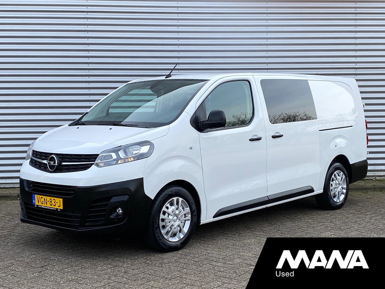 Opel Vivaro - 2.0 CDTI L3H1 DC 120PK Automaat 2X schuif Sensoren Trekhaak Camera Navi Cruise - AutoWereld.nl