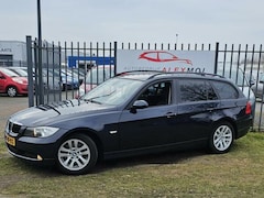 BMW 3-serie Touring - 318i High Executive