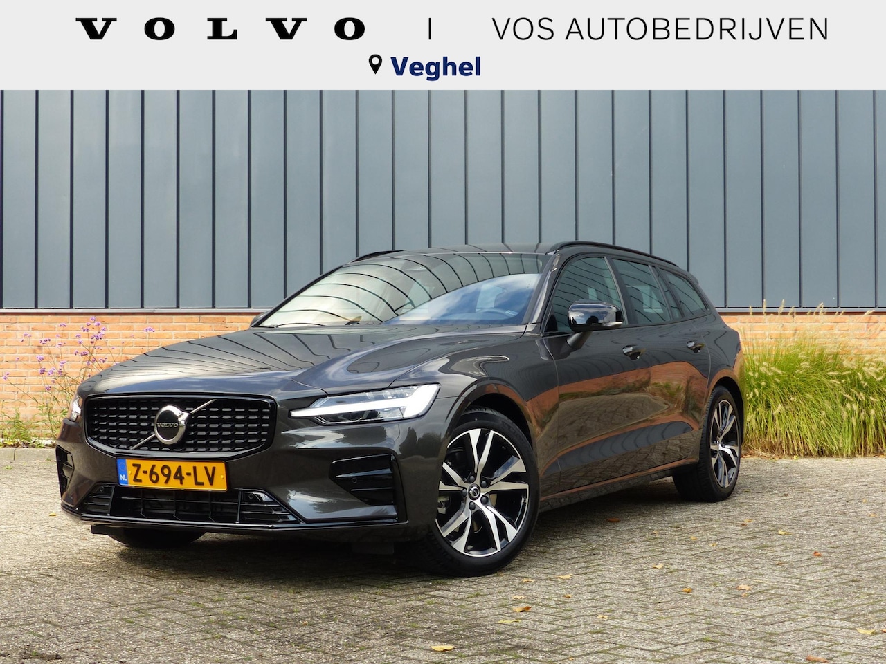 Volvo V60 - B4 Plus Dark - AutoWereld.nl