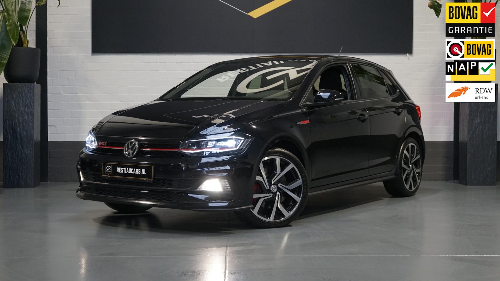 Volkswagen Polo - 2.0 TSI GTI AUTOMAAT ACC-CARPLAY-CLIMA-FULL LED-MODE-NAVIGATIE-PANORAMA-VIRTUEEL - AutoWereld.nl