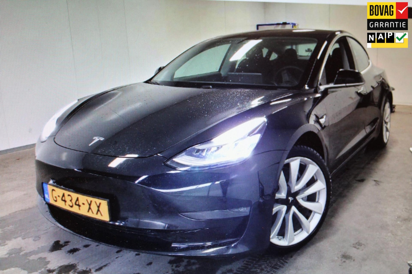 Tesla Model 3 - Long Range RWD Long Range AWD 75 kWh TREKHAAK / AUTOPILOT / 19 "/ 1e EIG / incl. BTW / LEER / PANODAK - AutoWereld.nl