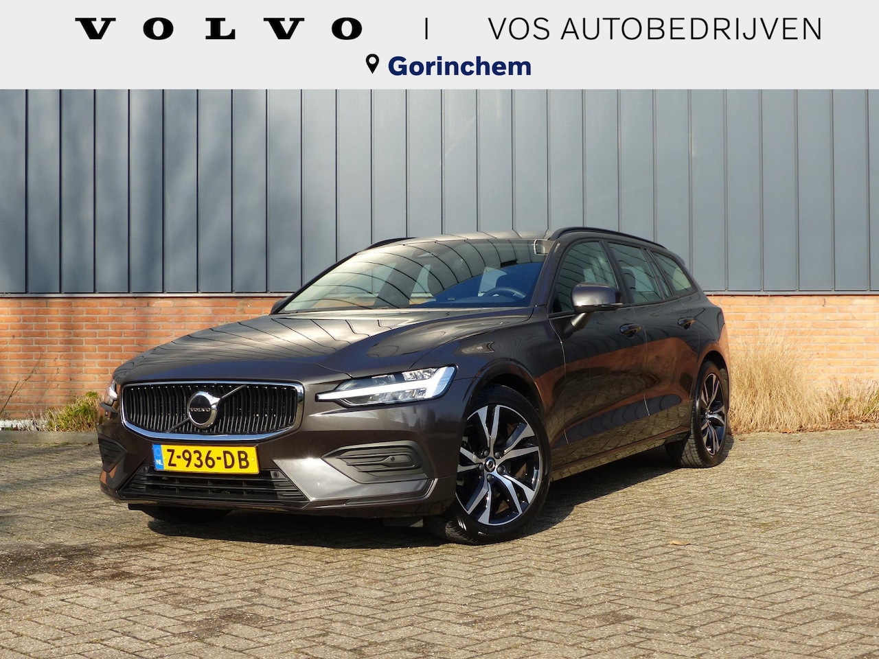 Volvo V60 - B3 Essential Edition Volvo V60 2.0 B3 Essential Edition - AutoWereld.nl