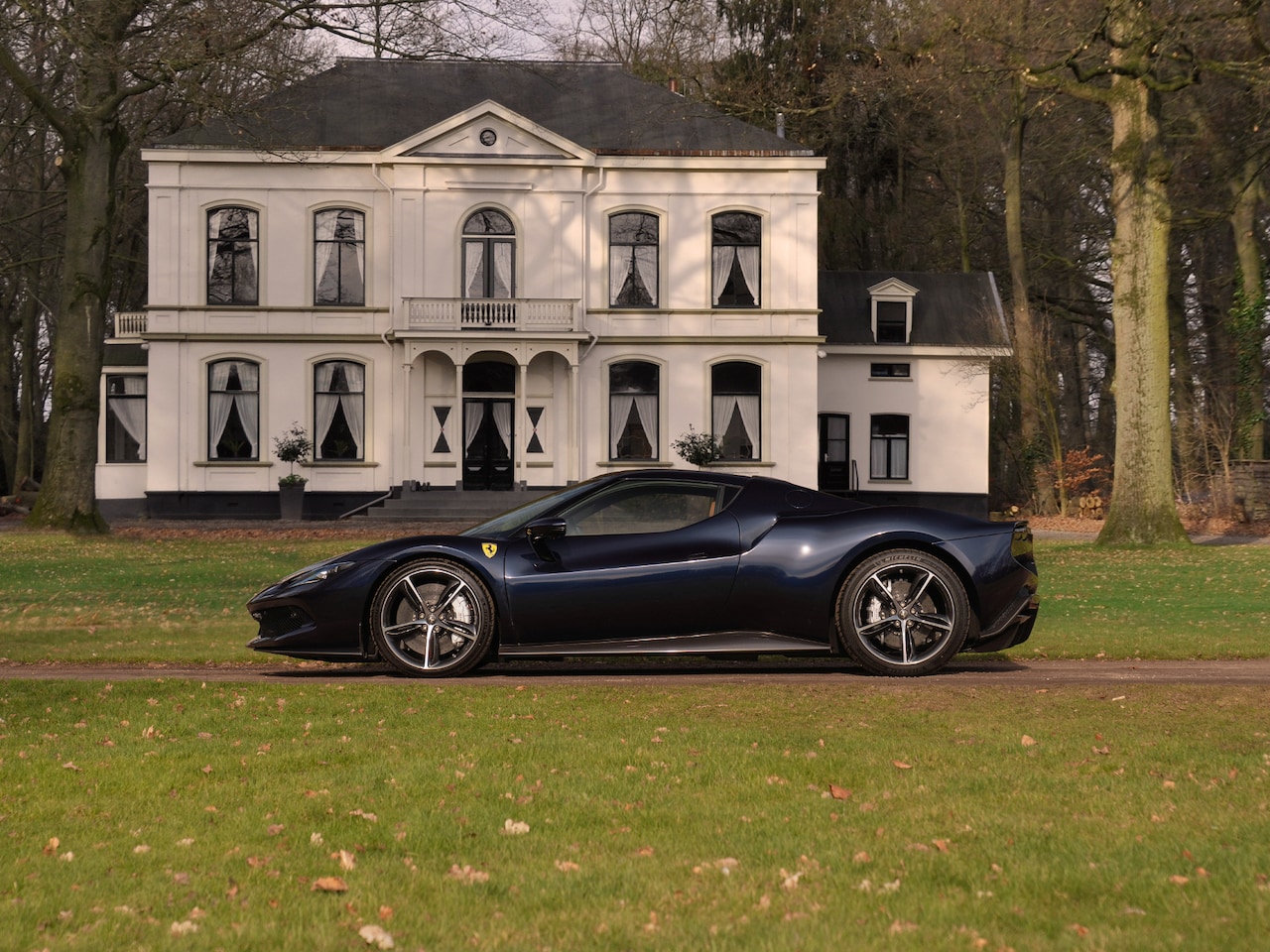 Ferrari 296 GTB - 3.0 V6 | Blu America | New Car | Daytona Racing Seats | Full carbon - AutoWereld.nl