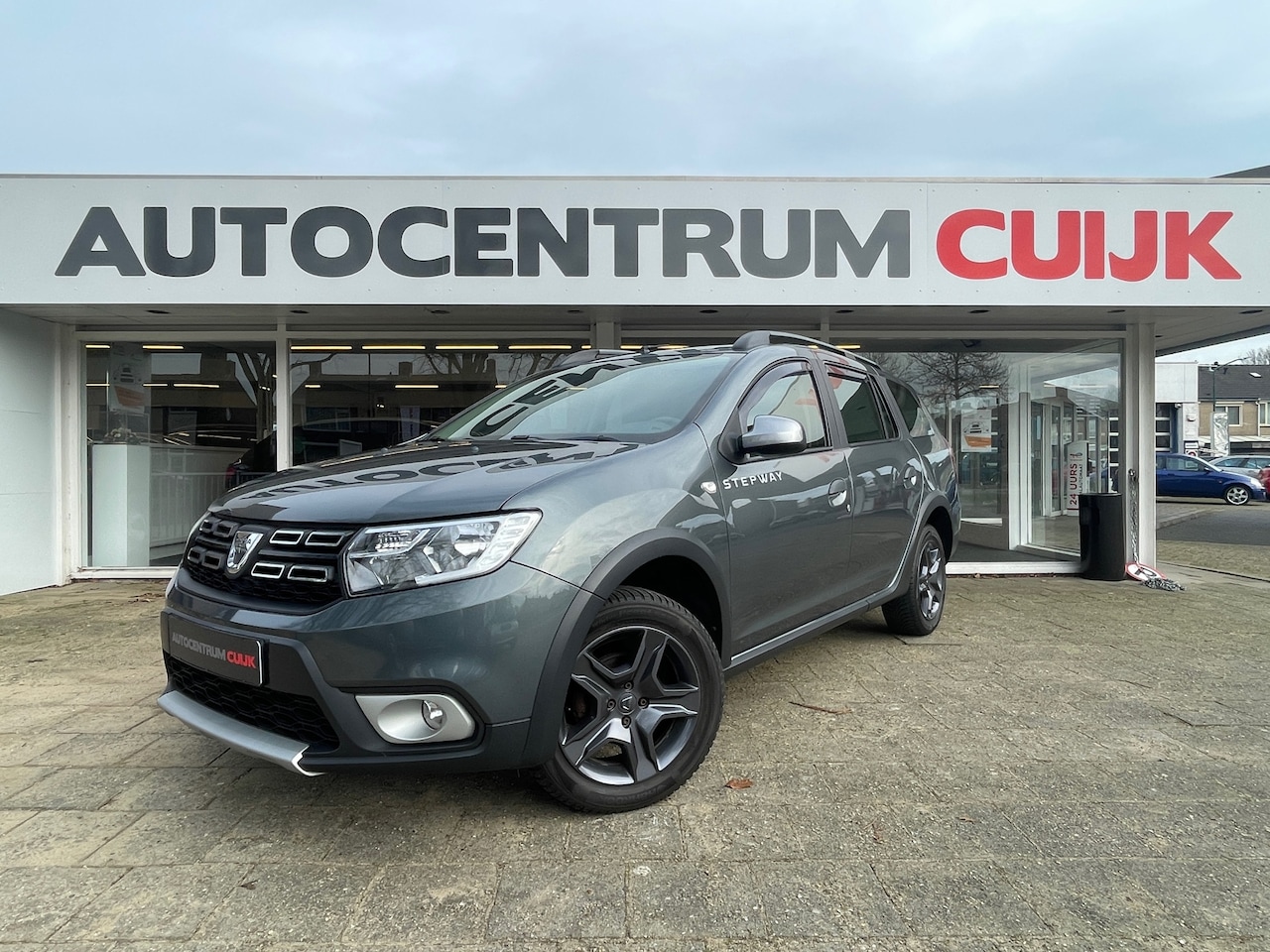 Dacia Logan MCV - 0.9 TCe Stepway Airco, Navi, Cruise, PDC, Half leder - AutoWereld.nl