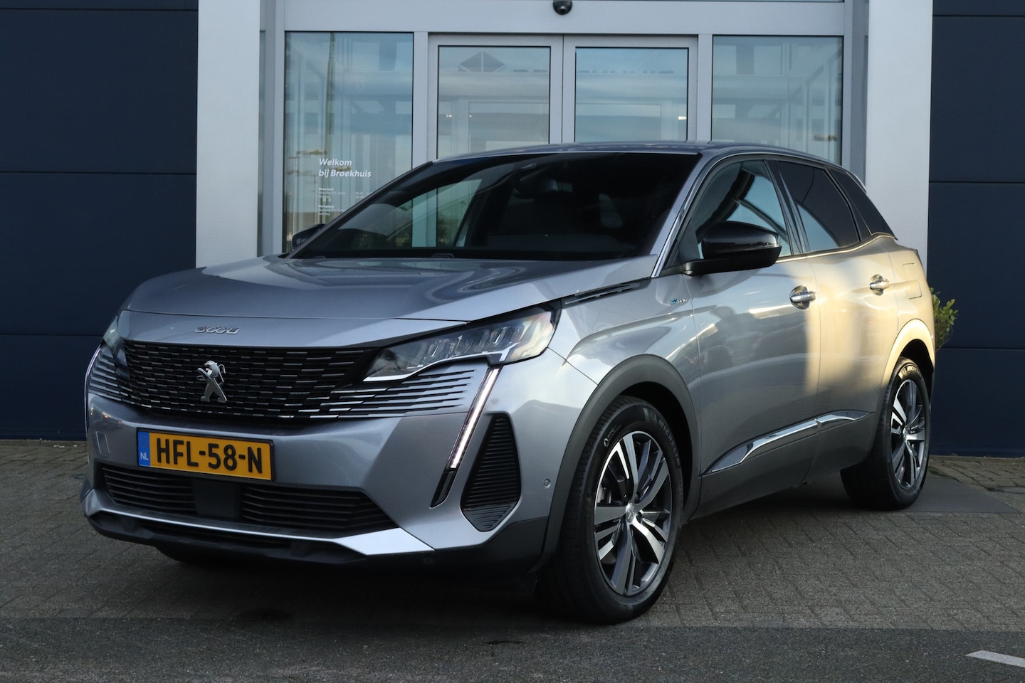 Peugeot 3008 - 1.6 HYbrid 225 Allure Pack Business | ACC | Stoelverwarming | Camera | Keyless | Navi | Ca - AutoWereld.nl