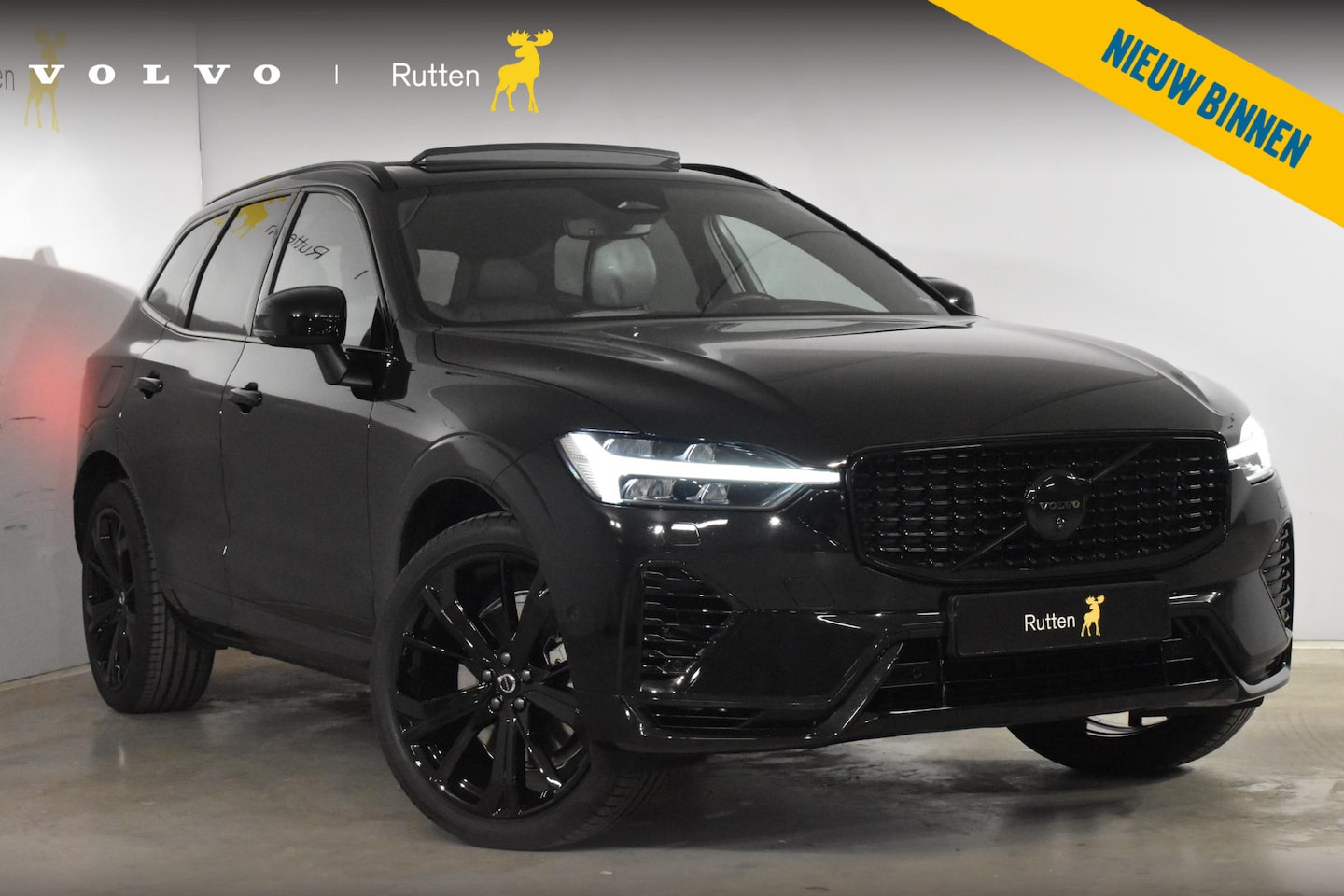 Volvo XC60 - T6 350PK Plug-in hybrid AWD Ultra Black Edition / Navigatie / Leder / 360 Camera / Head up - AutoWereld.nl