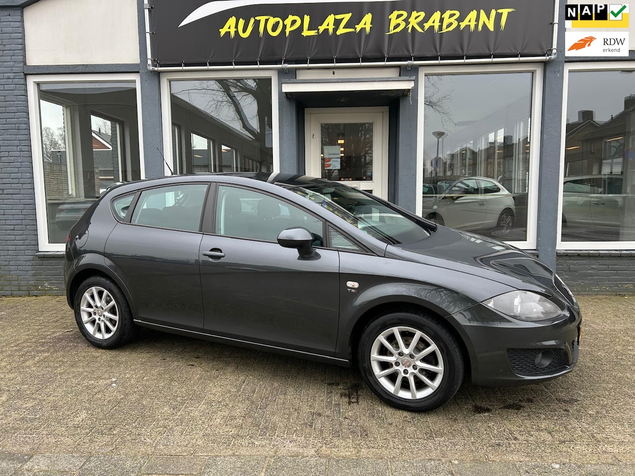 Seat Leon - 1.2 TSI Ecomotive COPA/ CRUISE/ CLIMA/ PDC/ 16 INCH/ USB - AutoWereld.nl