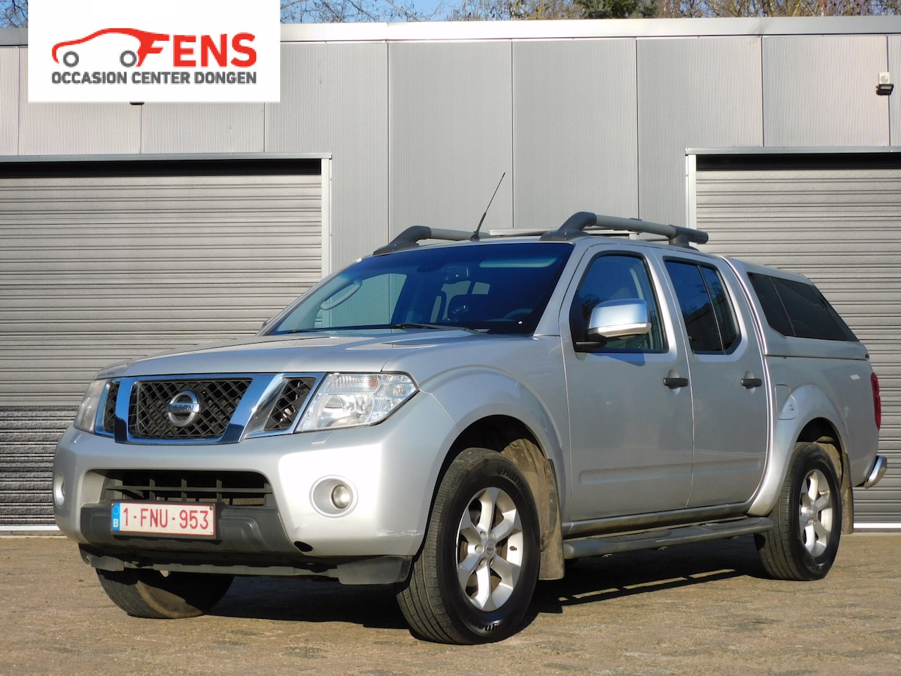 Nissan Navara - 2.5 dCi SE Double Cab AIRCO! CRUISE! BELGISCH KENTEKEN! TREKHAAK! - AutoWereld.nl