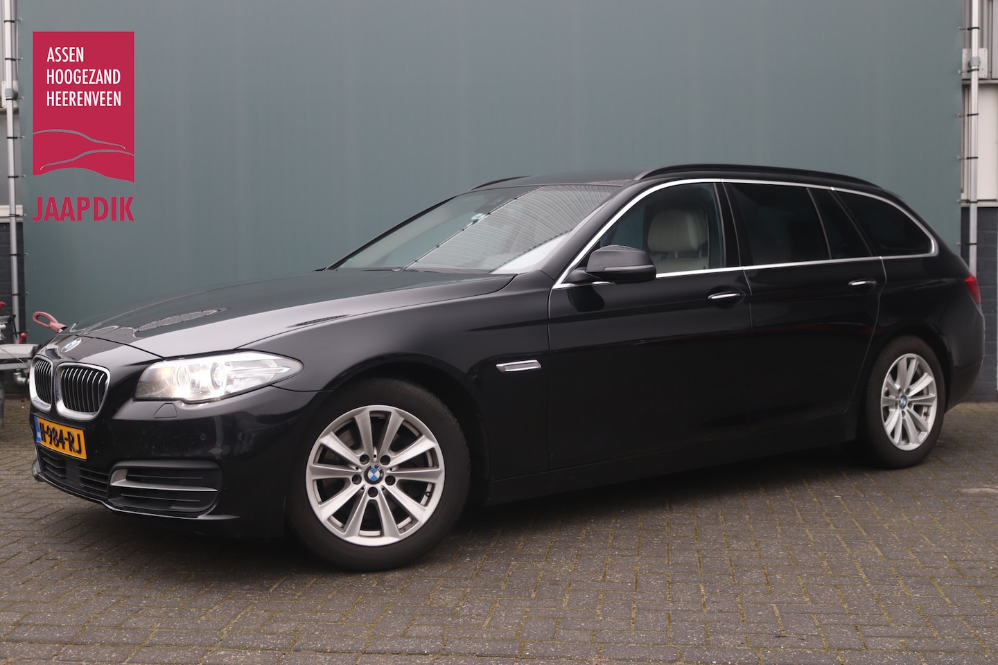 BMW 5-serie Touring - BWJ 2016 520d 191 PK High Executive X-DRIVE / AUTOMAAT / TREKHAAK / AIRCO / NAVIGATIE / LE - AutoWereld.nl