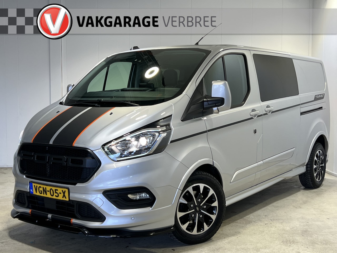 Ford Transit Custom - 320 2.0 TDCI L2H1 Sport | Navigatie/Android/Apple Carplay | LM Velgen 17" | Voorstoelen Ve - AutoWereld.nl