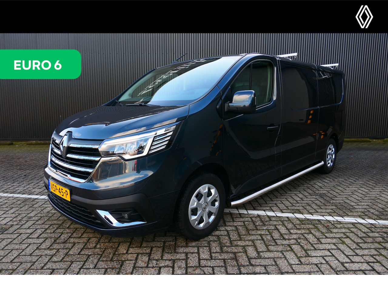 Renault Trafic - 2.0 dCi 130 T30 L2H1 Work Edition - All seasons, dakdragers, trekhaak, lat-lat betimmering - AutoWereld.nl