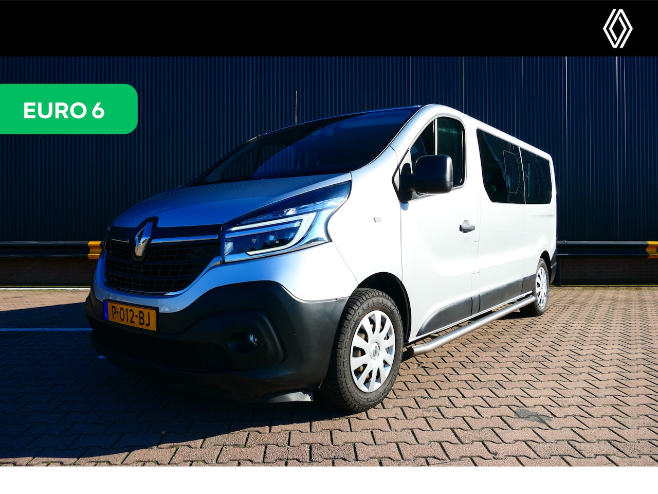 Renault Trafic Passenger - 2.0 dCi 145 Grand Intens AUTOMAAT! 9 personen Euro 6 - Navi, camera, cruise, sensor achter - AutoWereld.nl