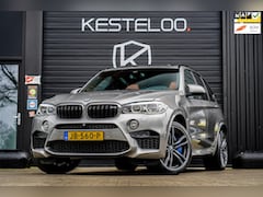 BMW X5 - M 4.4 V8T XDRIVE 575 PK AKRAPOVIC/PANO/TREKHAAK/STANDKACHEL/KEYLESS/FULL