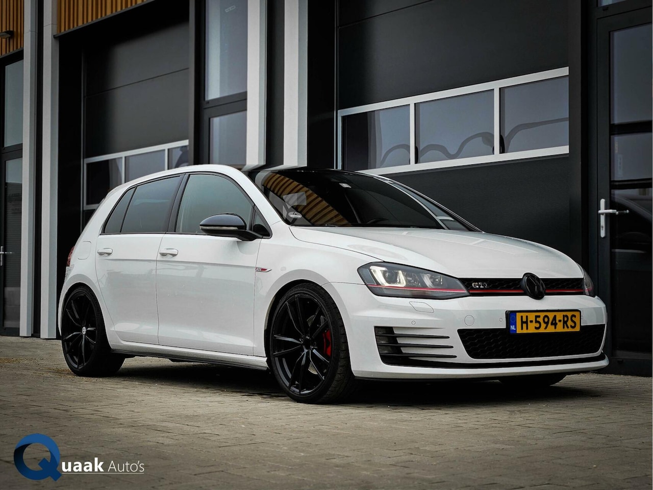 Volkswagen Golf - 2.0 TSI GTI Performance | 350PK+ | RAMAIR | SCORPION CATLESS | VOL OPTIES - AutoWereld.nl