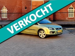 Ford Focus - 1.6-16V Futura / Airco / Nap / Dealer onderhouden / 5 Deurs / Cruise control