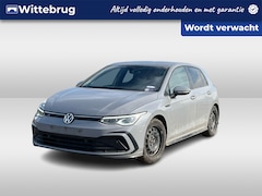 Volkswagen Golf - 1.5 eTSI 150pk DSG R-Line / Led+ / 18 Inch / Adaptive Cruisecontrol / Lane Assist / Stuur