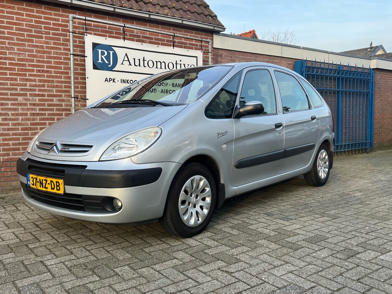 Citroën Xsara Picasso - 2.0i-16V Différence2 AUTOMAAT/NAP/CLIMA - AutoWereld.nl