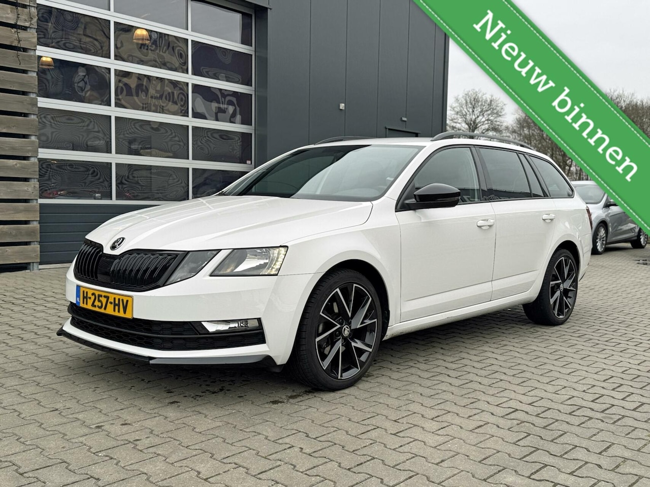 Skoda Octavia Combi - 1.0 TSI Greentech Sport Business 1.0 TSI Greentech Sport Business - AutoWereld.nl