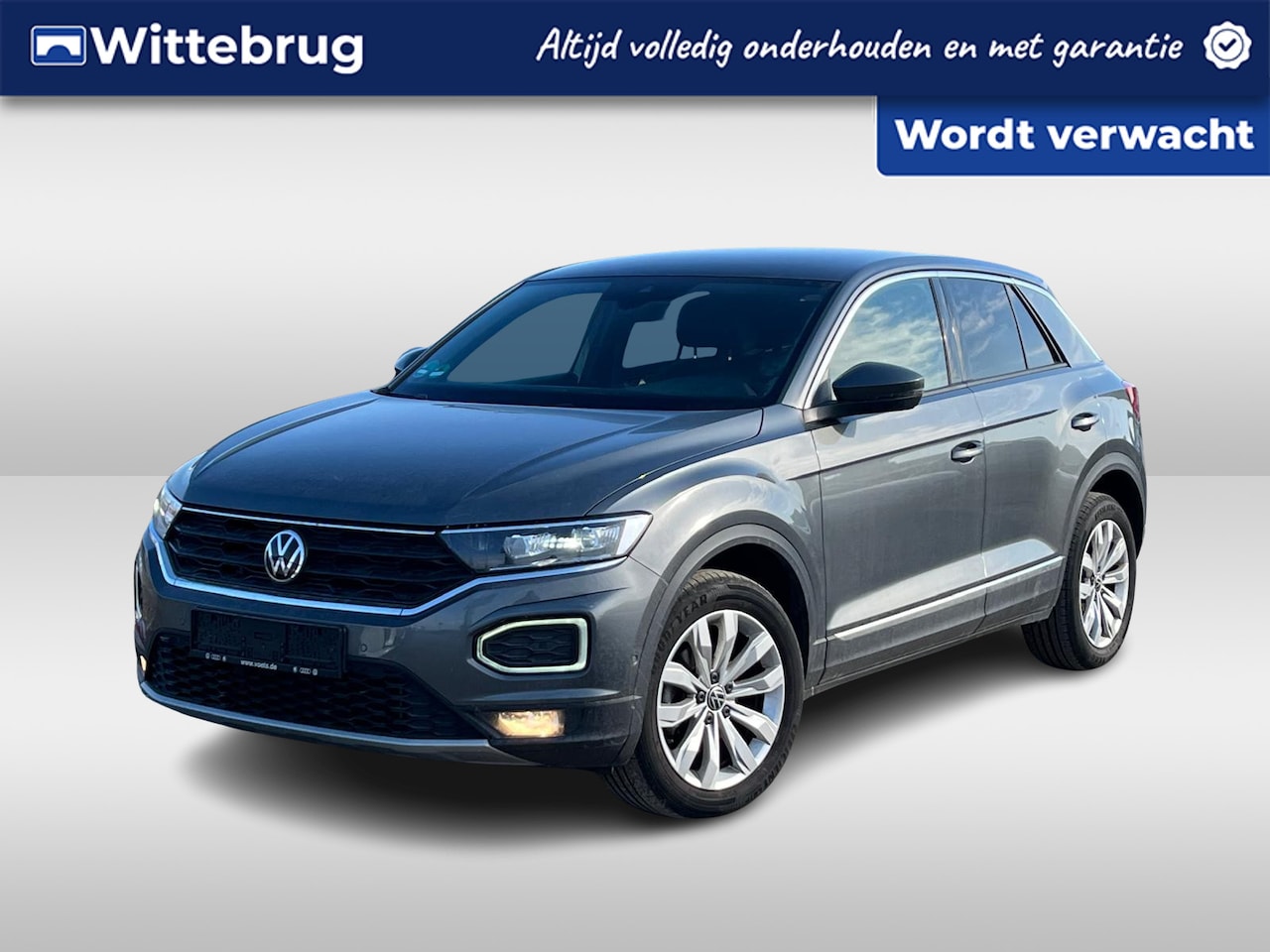 Volkswagen T-Roc - 1.5 TSI 150PK Sport / Digitale Cockpit / Zwenkbare Trekhaak / LED / Elektrische Achterklep - AutoWereld.nl