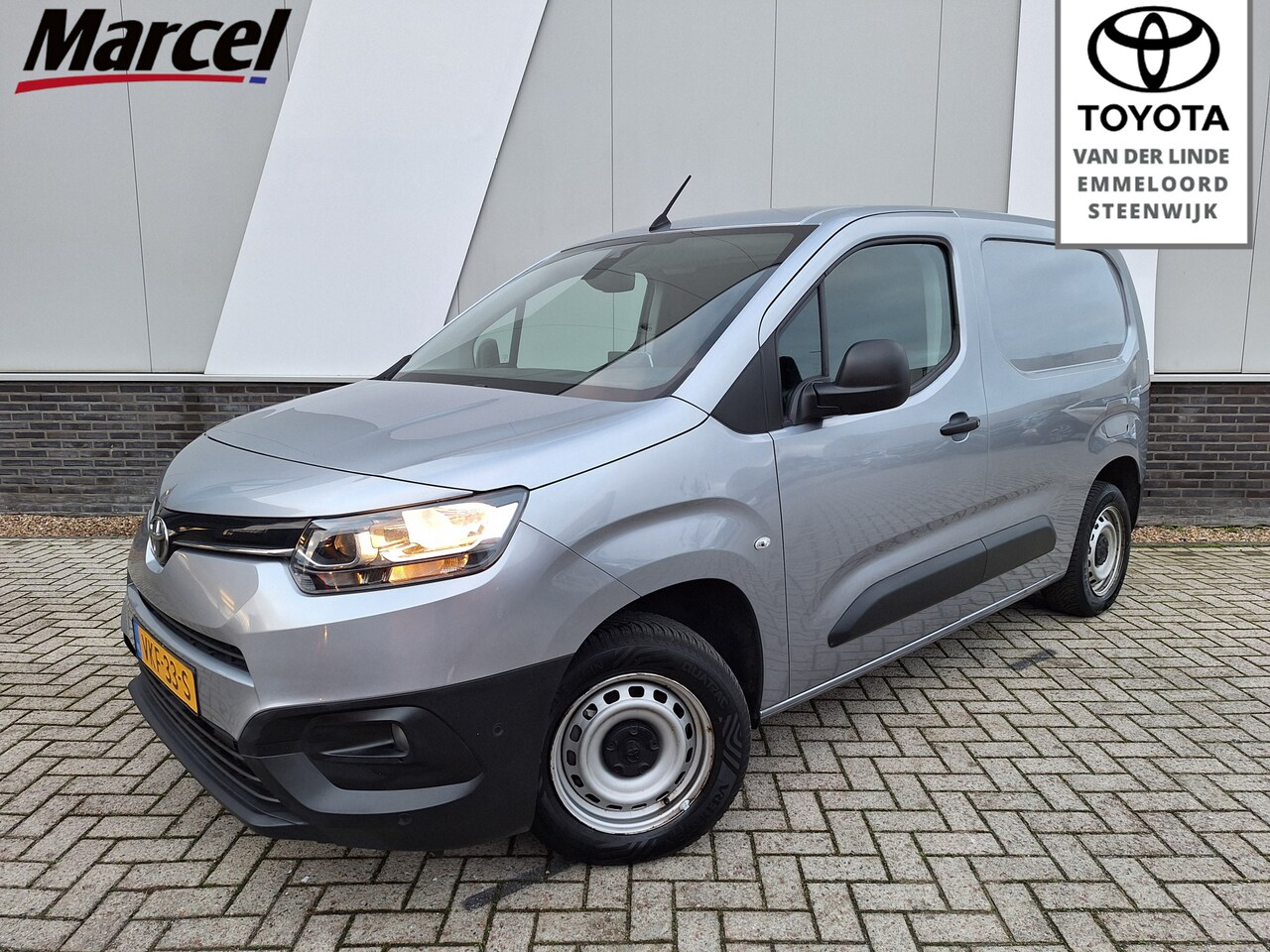 Toyota ProAce City - 1.5 D-4D Professional | Navi | Trekhaak | PDC v+a | Cruise control | EX BTW - AutoWereld.nl