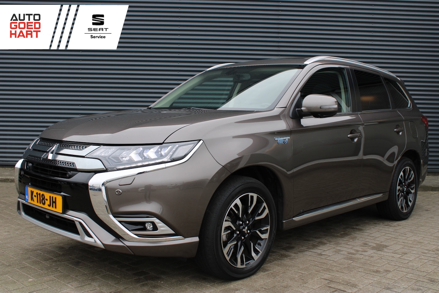 Mitsubishi Outlander - 2.4 PHEV Intense+ Leer/Alcantara Full-Led Camera Schuif-/kanteldak - AutoWereld.nl