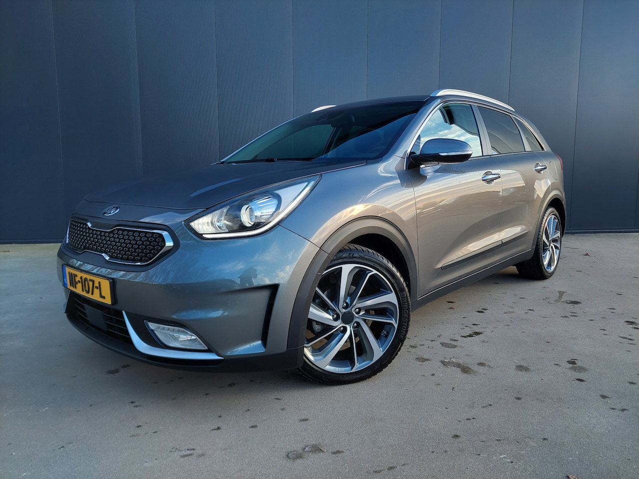 Kia Niro - 1.6 GDi Hybrid ExecutiveLine ADAPT CRUISE CAMERA LEER LED NAVI ECC - AutoWereld.nl