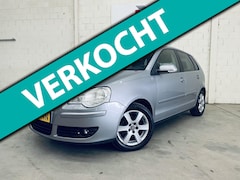 Volkswagen Polo - 1.4-16V Highline Cruise Stoelverwarming PDC Airco