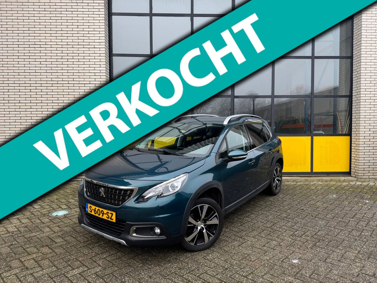 Peugeot 2008 - 110PK!!!! GT-line, Trekhaak, 4 seizoenen banden vol automatische airco - AutoWereld.nl