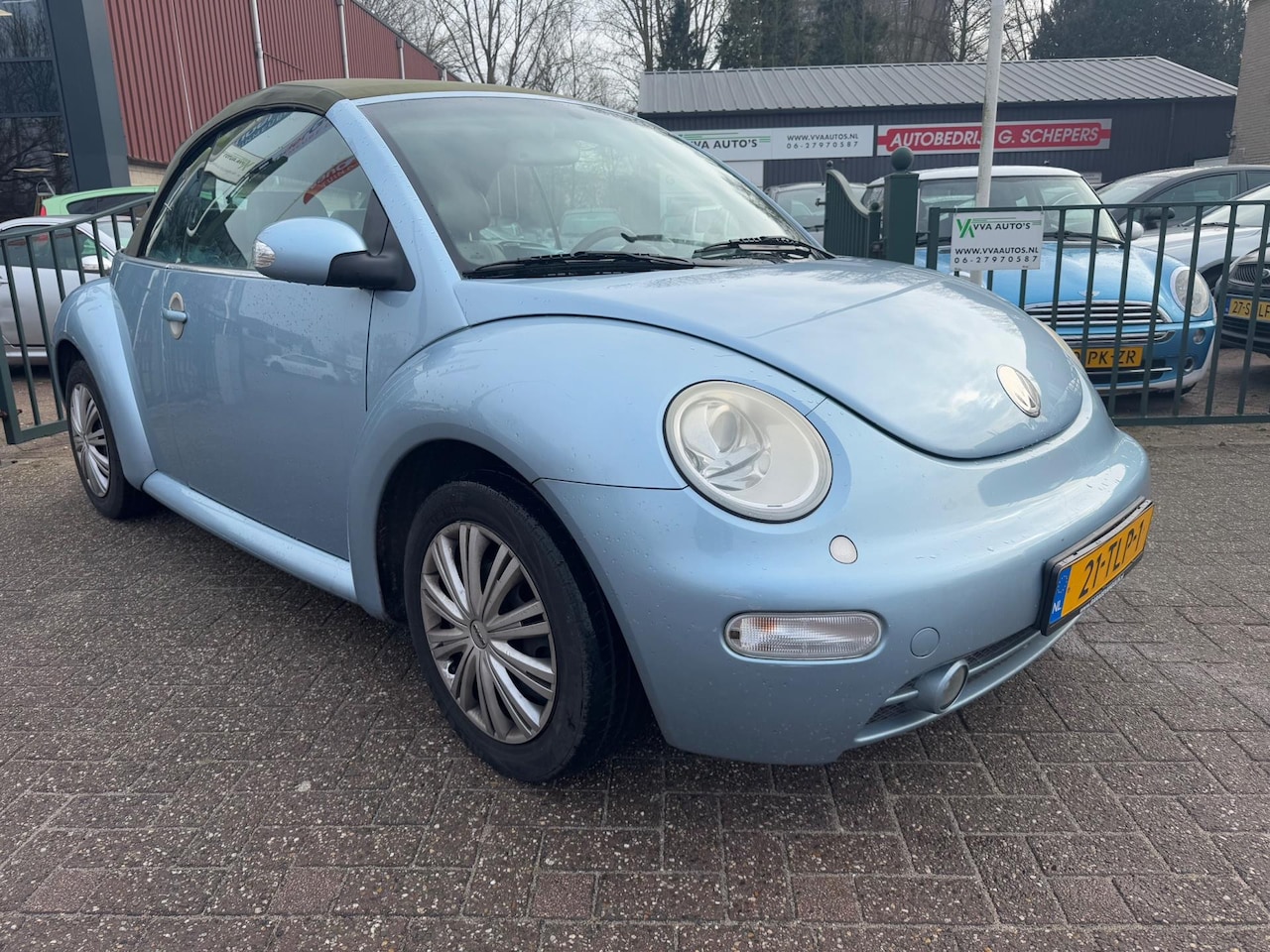 Volkswagen New Beetle Cabriolet - 2.0 AUTOMAAT met airco,elektr ramen, APK 02-2026! - AutoWereld.nl