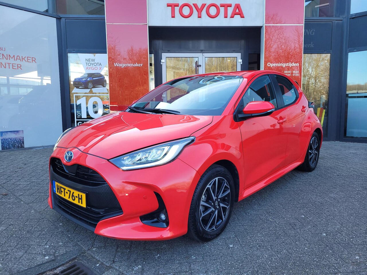 Toyota Yaris - 1.5 HYBRID STYLE APPLE/ANDROID LED-PAKKET PARK-SENSOREN V+A BLIND-SPOT-MONITOR - AutoWereld.nl