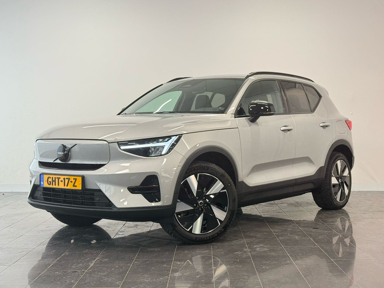 Volvo XC40 - Single Motor Extended Range Plus 82 kWh | Apple Carplay/Android Auto|telefoonintegratie pr - AutoWereld.nl